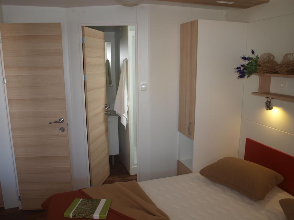 Camping Adria Mobile Home Park ウマグ 部屋 写真