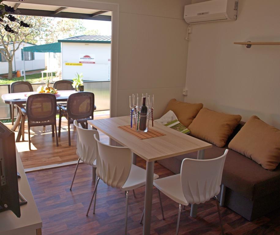 Camping Adria Mobile Home Park ウマグ 部屋 写真